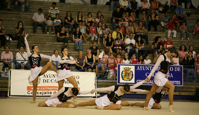 El puerto acoge una exhibición de gimnasia estética - 1, Foto 1