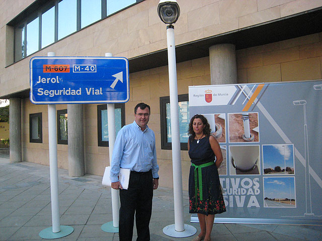 Presentan un nuevo tipo de farolas que minimiza las lesiones en caso de accidente - 1, Foto 1