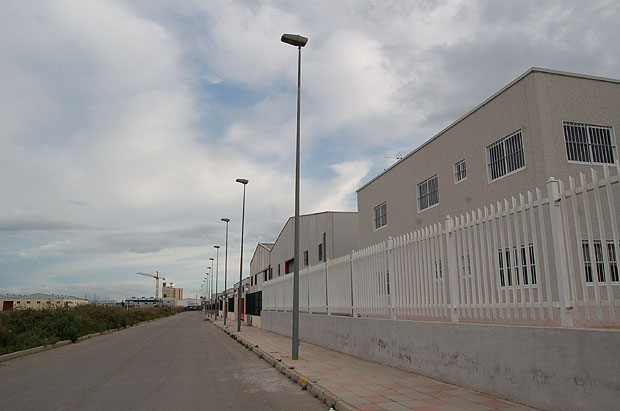 PROINVITOSA oferta a pequeñas y medianas empresas 12 naves industriales modulares en la IV fase del polígono “El Saladar”, Foto 1