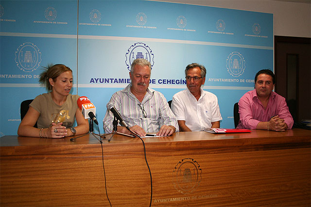 La empresa ZAPATANDO dona 300 pares de zapatos a las personas más necesitadas - 1, Foto 1