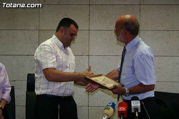 Próximo hermanamiento entre Totana y la localidad francesa de Uchaud, Foto 4