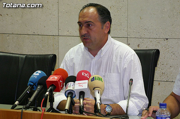 El alcalde anuncia la puesta en marcha de un plan de choque con una decena de medidas para hacer frente a la crisis económica, Foto 2