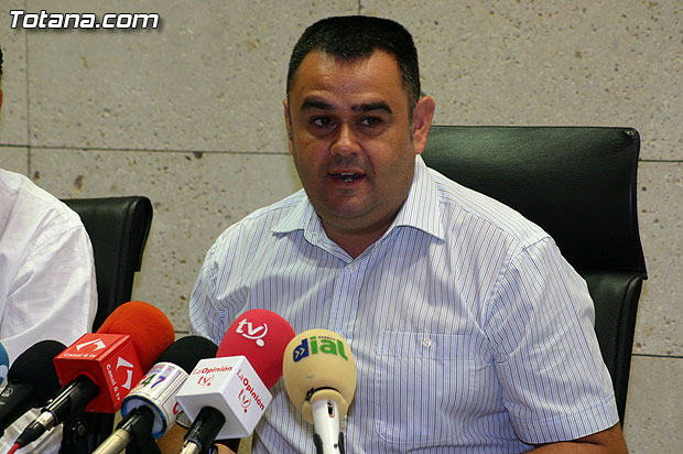 El alcalde anuncia la puesta en marcha de un plan de choque con una decena de medidas para hacer frente a la crisis económica, Foto 4