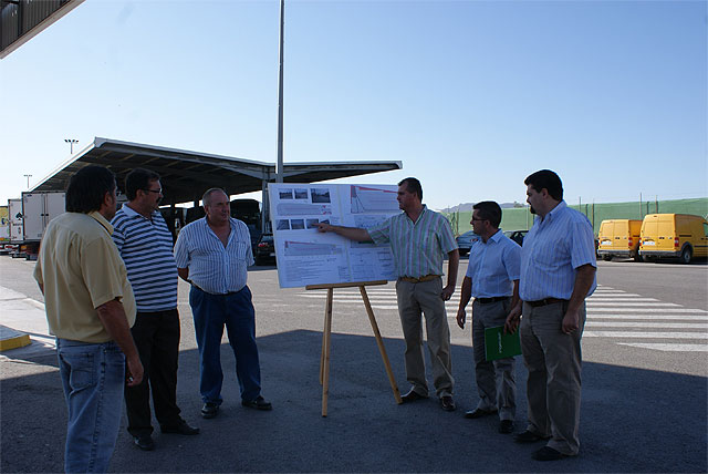 El Ayuntamiento realiza obras de mejora en el aparcamiento de camiones - 1, Foto 1