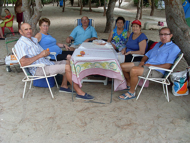Cerca de un millar de personas mayores han participado en el programa de viajes “¡Vente a la playa!”, Foto 2