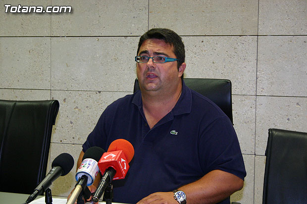 El ayuntamiento rendirá un homenaje público a la figura del cooperante, Foto 1