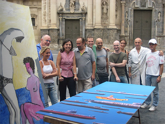 Diez artistas plasman su visión del mar y la paz pintando en plena calle - 1, Foto 1