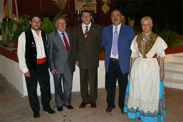 La peña huertana El Mortero rindió un sincero y emotivo homenaje al cantante y guitarrista Antonio Martínez Pellicer - 1, Foto 1