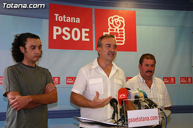 El PSOE de Totana insiste en que la primera medida ante la crisis y el nuevo curso es que Andreo se vaya, Foto 1