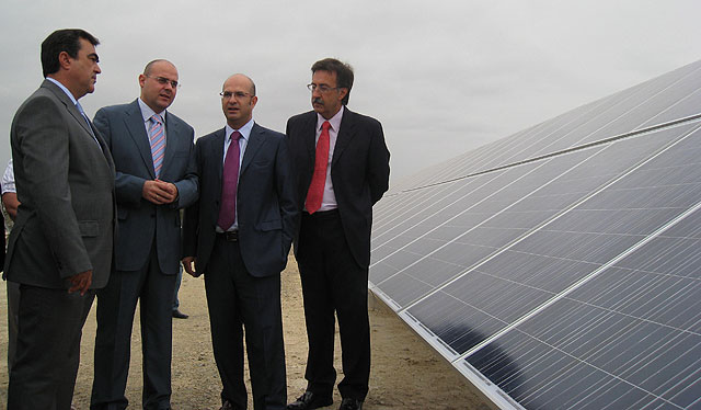Las plantas solares fotovoltaicas de la Región ya producen energía equivalente al consumo de 83.000 hogares - 1, Foto 1
