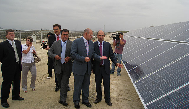 Las plantas solares fotovoltaicas de la Región ya producen energía equivalente al consumo de 83.000 hogares - 2, Foto 2