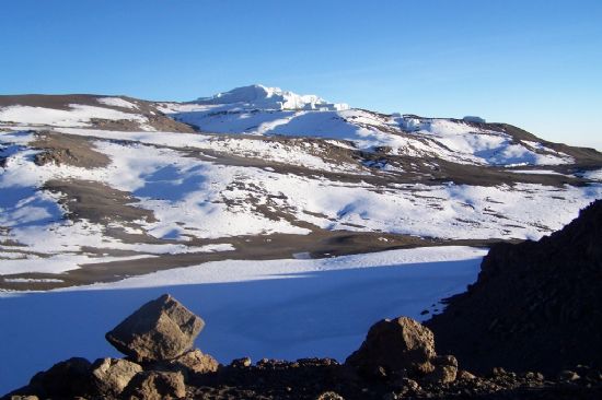 La Concejalía de Deportes felicita a los miembros del Club Senderista de Totana que recientemente ascendieron el Kilimanjaro, Foto 3