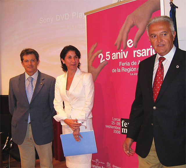 Inmaculada García subraya la importancia de Feramur como muestra de que la “artesanía regional está viva y mira al futuro” - 2, Foto 2