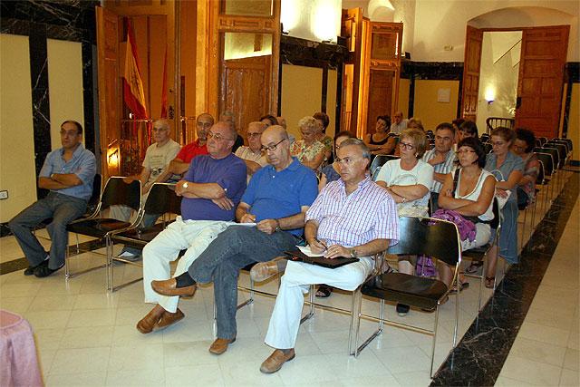 El Ayuntamiento crea grupos de trabajo con comerciantes y hosteleros para afrontar la situación económica del municipio - 2, Foto 2