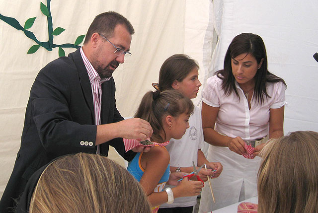 Centenares de niños participan en los talleres de educación ambiental organizados con motivo del ‘Día del Árbol’ - 2, Foto 2