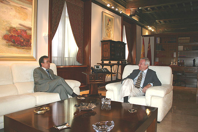 El presidente  de ANPE asegura que las obras no han impedido un inicio normal del curso escolar - 1, Foto 1