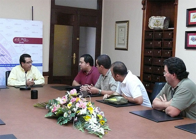 La junta directiva del Jumilla Club de Fútbol se reúne con el alcalde - 1, Foto 1