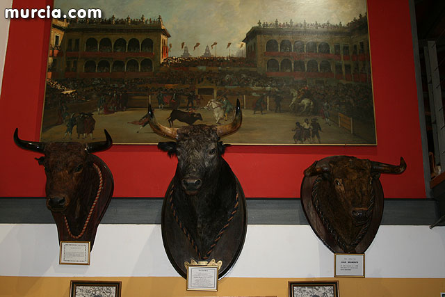 El mundo de los toros seg�n los pintores murcianos - 11