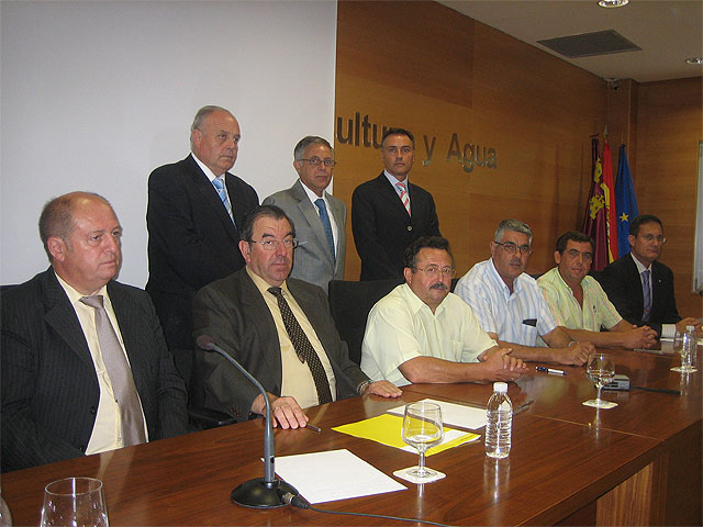 Administración y empresas coinciden en que la investigación es el único camino posible para salvar el sector de la alcachofa en Murcia - 1, Foto 1