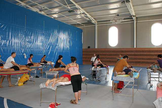 El concejal de Deportes clausura la II edición del curso Técnicas de Masaje - 1, Foto 1