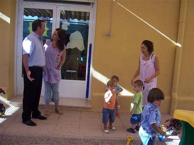 Las escuelas infantiles “Clara Campoamor” y “Carmen Baró” y las aulas nuevas de la Escuela Infantil del Parral han comenzado hoy el curso escolar, Foto 1