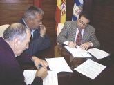 La directora general del Instituto Español de Comercio Exterior se compromete a estudiar un convenio para apoyar la D.O. de La Pera