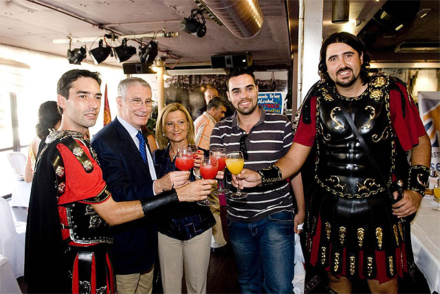 Ayuntamiento y festeros invitan al consumo moderado de alcohol durante Carthagineses y Romanos - 1, Foto 1