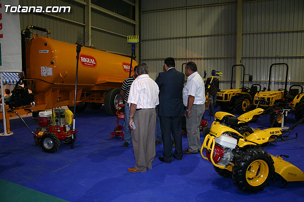 El alcalde y el concejal de ganadera acuden a la inauguracin de la Semana Nacional de Ganado Porcino de Lorca - 9