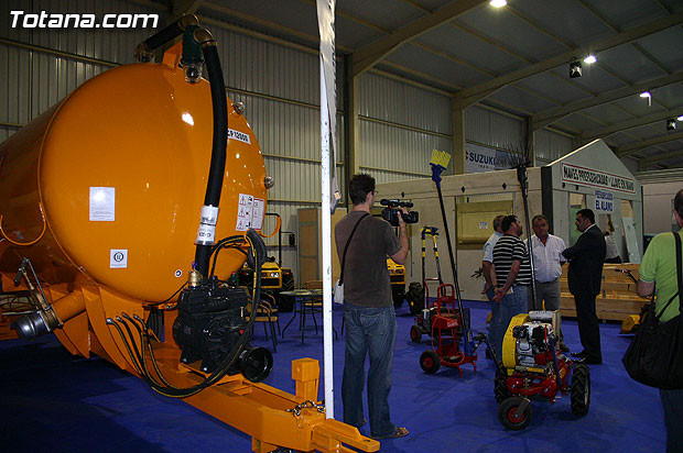 El alcalde y el concejal de ganadera acuden a la inauguracin de la Semana Nacional de Ganado Porcino de Lorca - 12