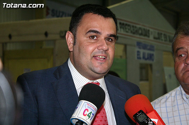 El alcalde y el concejal de ganadera acuden a la inauguracin de la Semana Nacional de Ganado Porcino de Lorca - 16