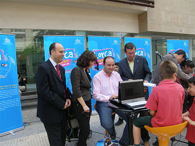 La “Biblioteca Viviente” convertirá por unas horas a los libros en personas, buscando promover el dialogo intercultural y los derechos humanos - 1, Foto 1