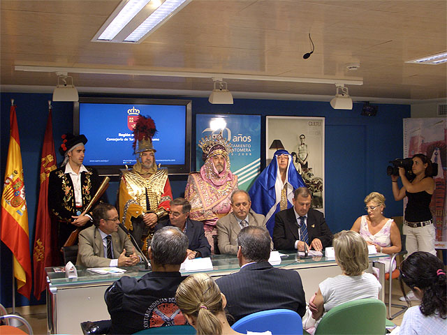 Las calles de Santomera teñidas de fiesta durante 24 días - 1, Foto 1