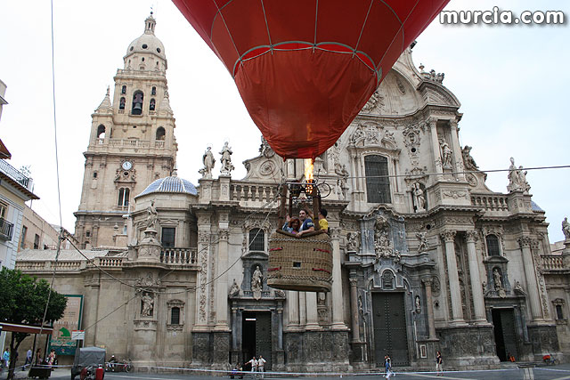 Decenas de personas montan en globo gracias a la celebracin de la Semana de la Movilidad - 3