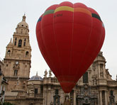 Decenas de personas montan en globo gracias a la celebracin de la Semana de la Movilidad