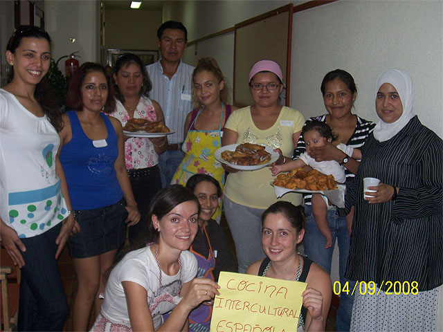El Servicio de Inmigración del Ayuntamiento pone en marcha un taller de cocina intercultural, Foto 3