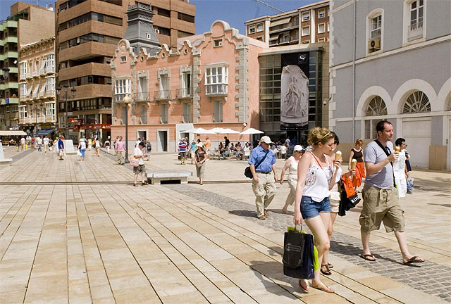 Los cruceros llenan las calles de la ciudad de turistas extranjeros - 4, Foto 4