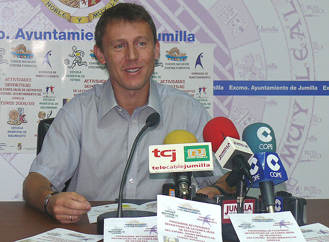 La concejalía de deportes pone en marcha dos nuevas escuelas municipales, la de baloncesto y la de natación - 1, Foto 1