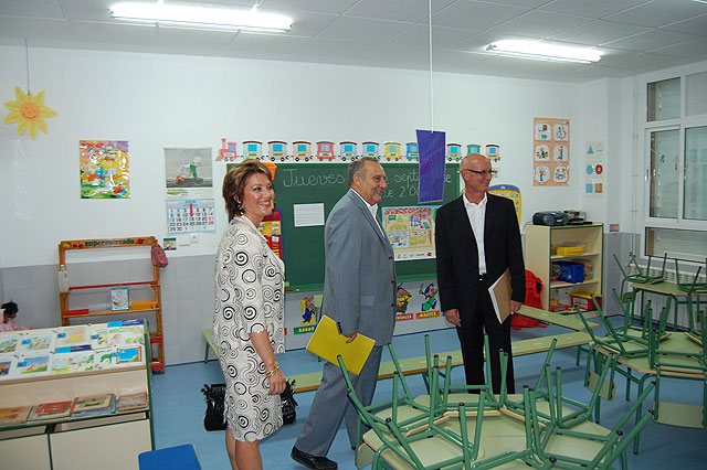 Medina Precioso inaugura las últimas reformas llevadas a cabo en los colegios “Cervantes” y “San José” - 1, Foto 1