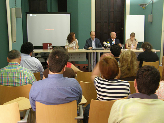La Universidad del Mar completa su programación con los cursos “Educación para la salud y personas mayores” y “La Reforma de las Haciendas Territoriales: La Hacienda Autonómica y la Local” - 1, Foto 1