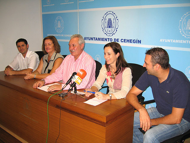 La Junta Local de la Lucha Contra el Cáncer recibe el donativo del Festival Benéfico Taurino - 1, Foto 1