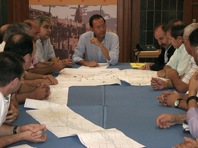 El Alcalde se reúne con pedáneos y empresarios para exigir a Fomento la comunicación de Alquerías y El Raal con la autovía de Santomera - 1, Foto 1