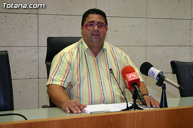 El concejal de bienestar social asegura que a la ONG que gestionará la residencia “La Purísima” es una empresa seria, Foto 1