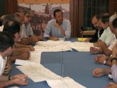 El Alcalde se rene con pedneos y empresarios para exigir a Fomento la comunicacin de Alqueras y El Raal con la autova de Santomera