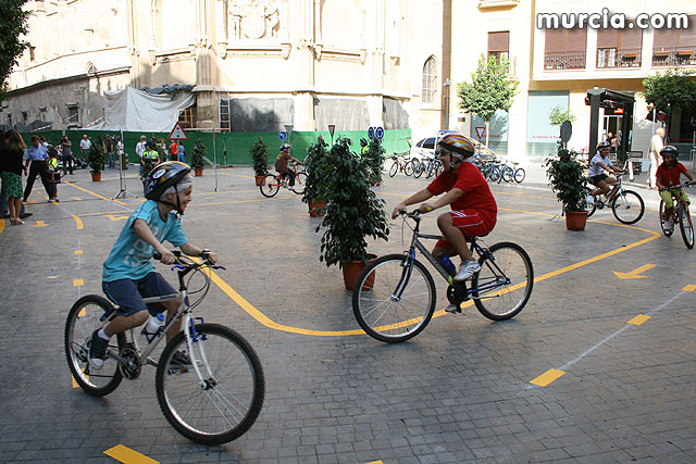 Los escolares concluyen la semana de la movilidad montando en bicicleta - 1, Foto 1