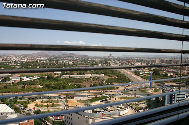 El consejero de política social recibe al alcalde de Totana y al concejal de bienestar social, Foto 3