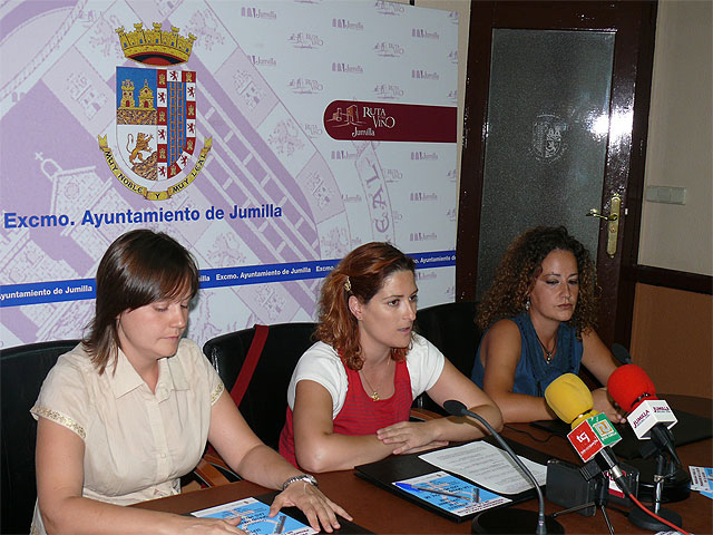 Pintura en tela, informática, teatro y charlas forman son las actividades de la mujer para los próximos meses - 2, Foto 2