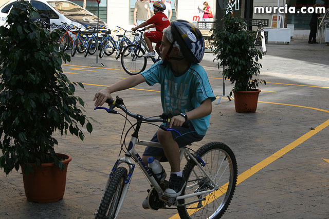 Los escolares concluyen la semana de la movilidad montando en bicicleta - 10