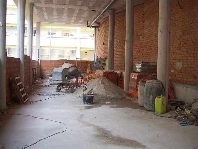 Work begins on local adaptation of the social set in the streets and Santa Eulalia Navas, Foto 1