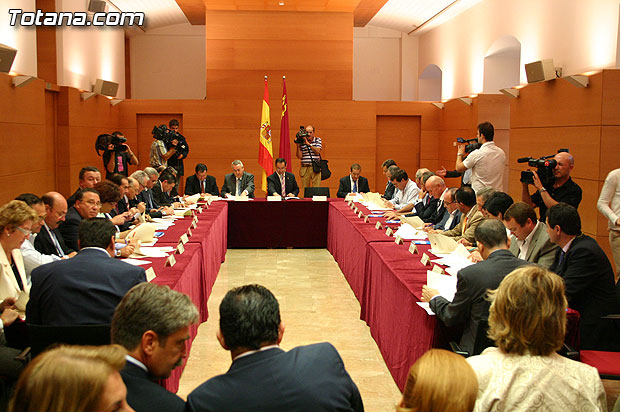 El Consistorio recibe de la Consejería de Polítca Social, Mujer e Inmigración 61.000 euros, Foto 3