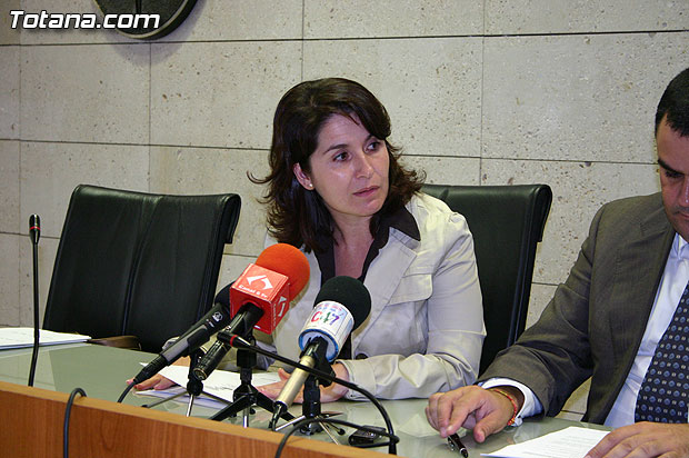 La Asociación de Artesanos de Totana percibe 6.000 euros para incentivar la promoción y el desarrollo del sector, Foto 2